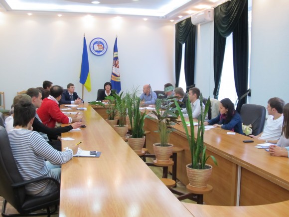 Meeting with entrepreneurs in HNEU